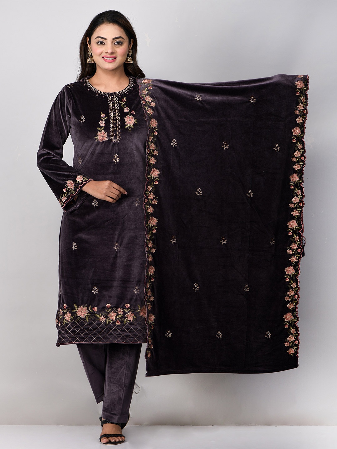 

EVORA Floral Embroidered Velvet Straight Kurta With Trousers & Dupatta, Grey