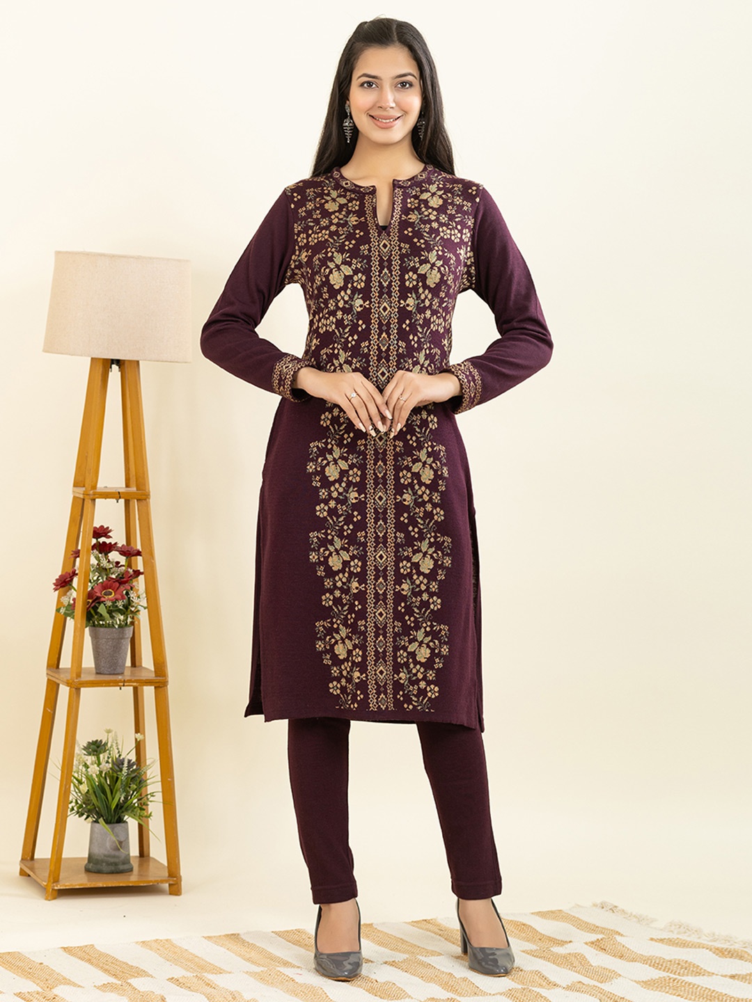 

Anouk Round Neck Floral Woven Design Acrylic Jacquard Straight Kurta, Purple