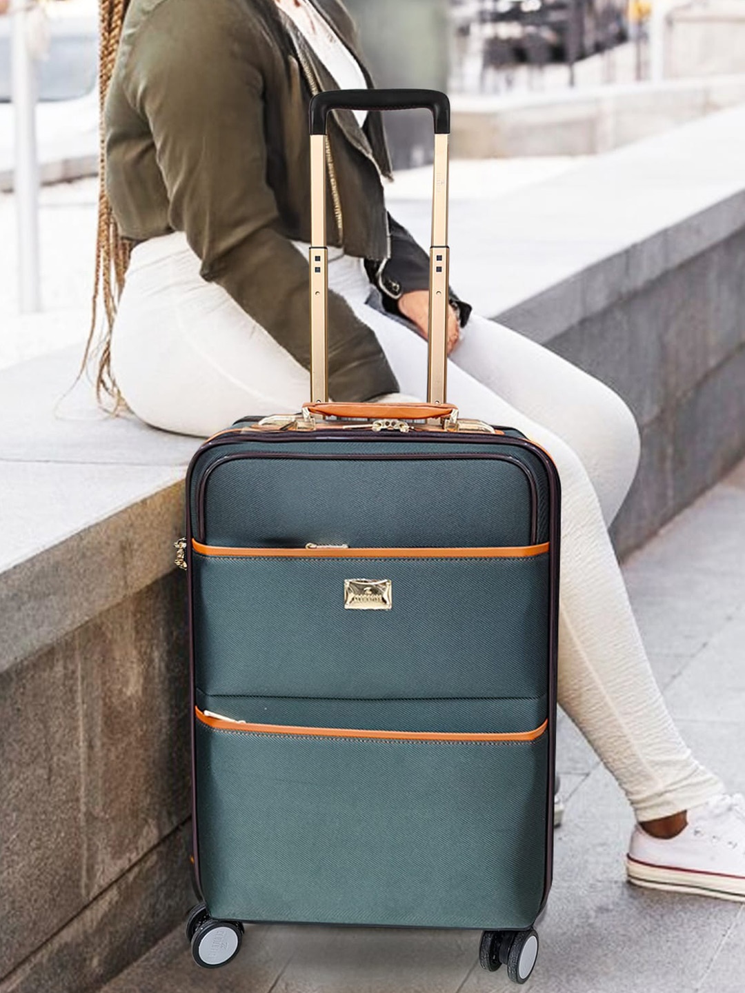 

THE CLOWNFISH Aether Unisex Aether Series Hard-Sided Cabin Trolley Bag, Green