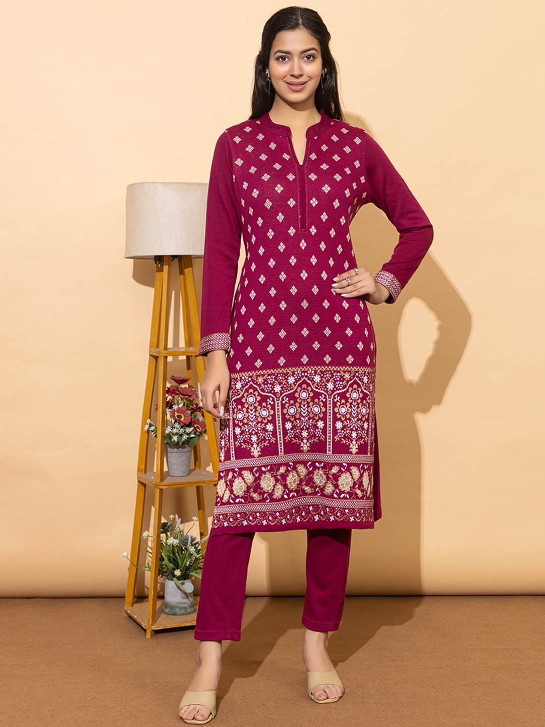 

Anouk Mandarin Collar Floral Woven Design Acrylic Straight Kurta, Purple