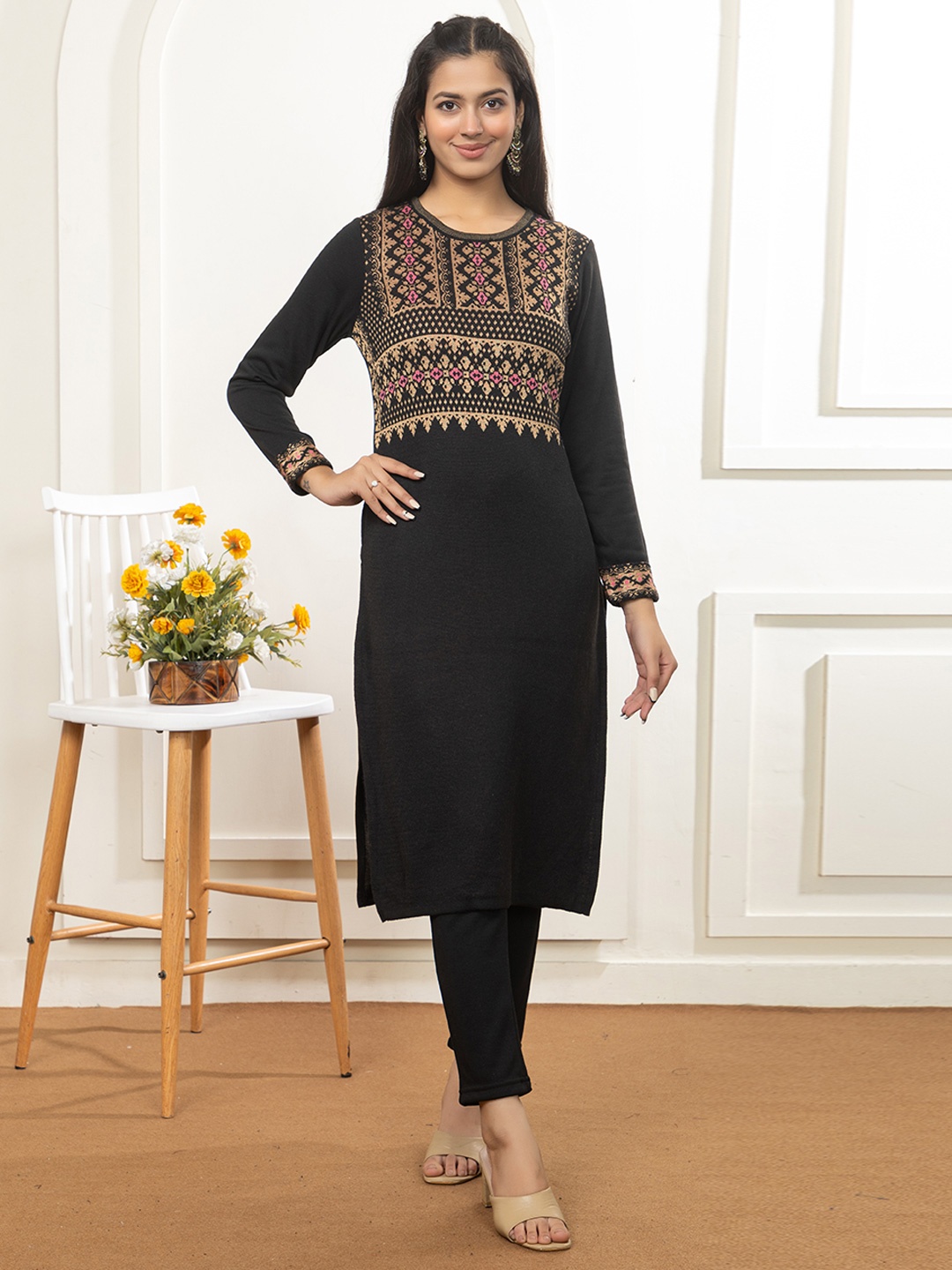 

Anouk Black Ethnic Motifs Woven Design Round Neck Long Sleeves Regular Straight Kurta