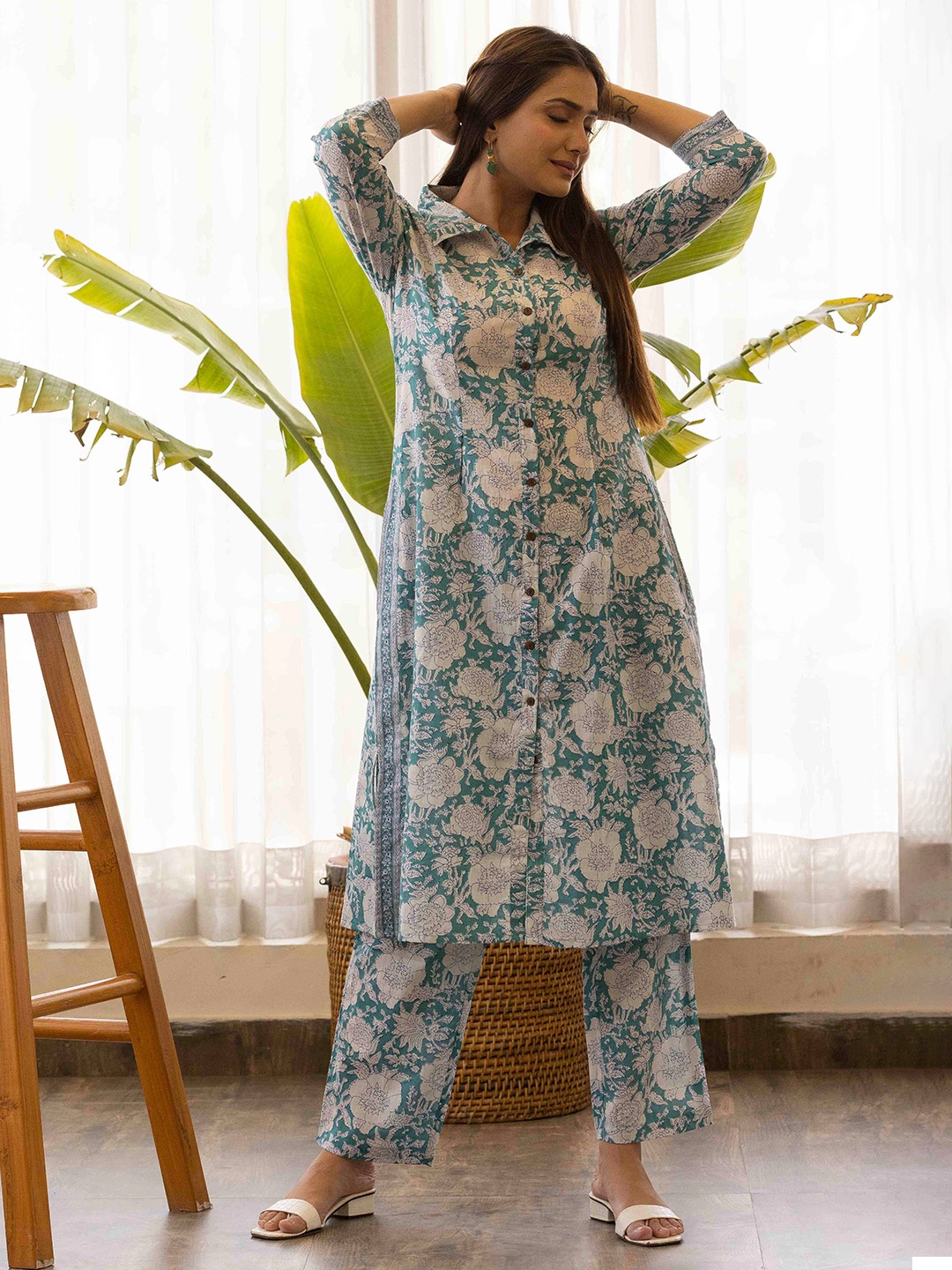 

Maitri Jaipur Floral Printed Shirt Collar Pure Cotton Tunic With Trouser, Green