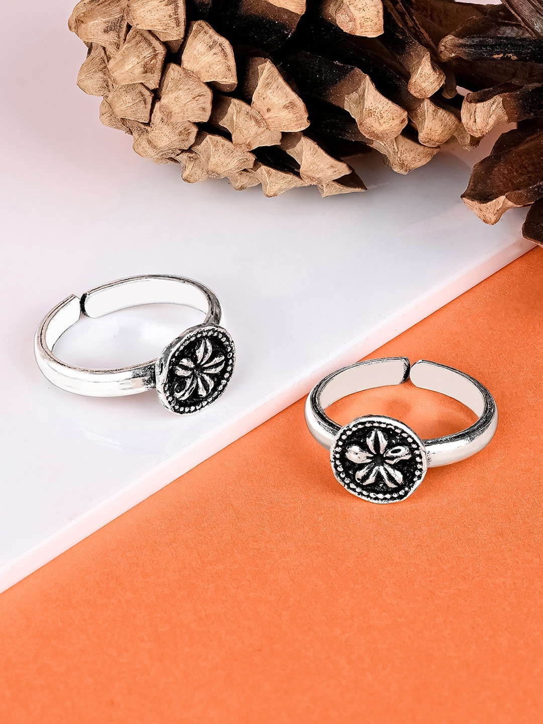 

TOUCH925 Oxidised Flower Toe Rings, Silver
