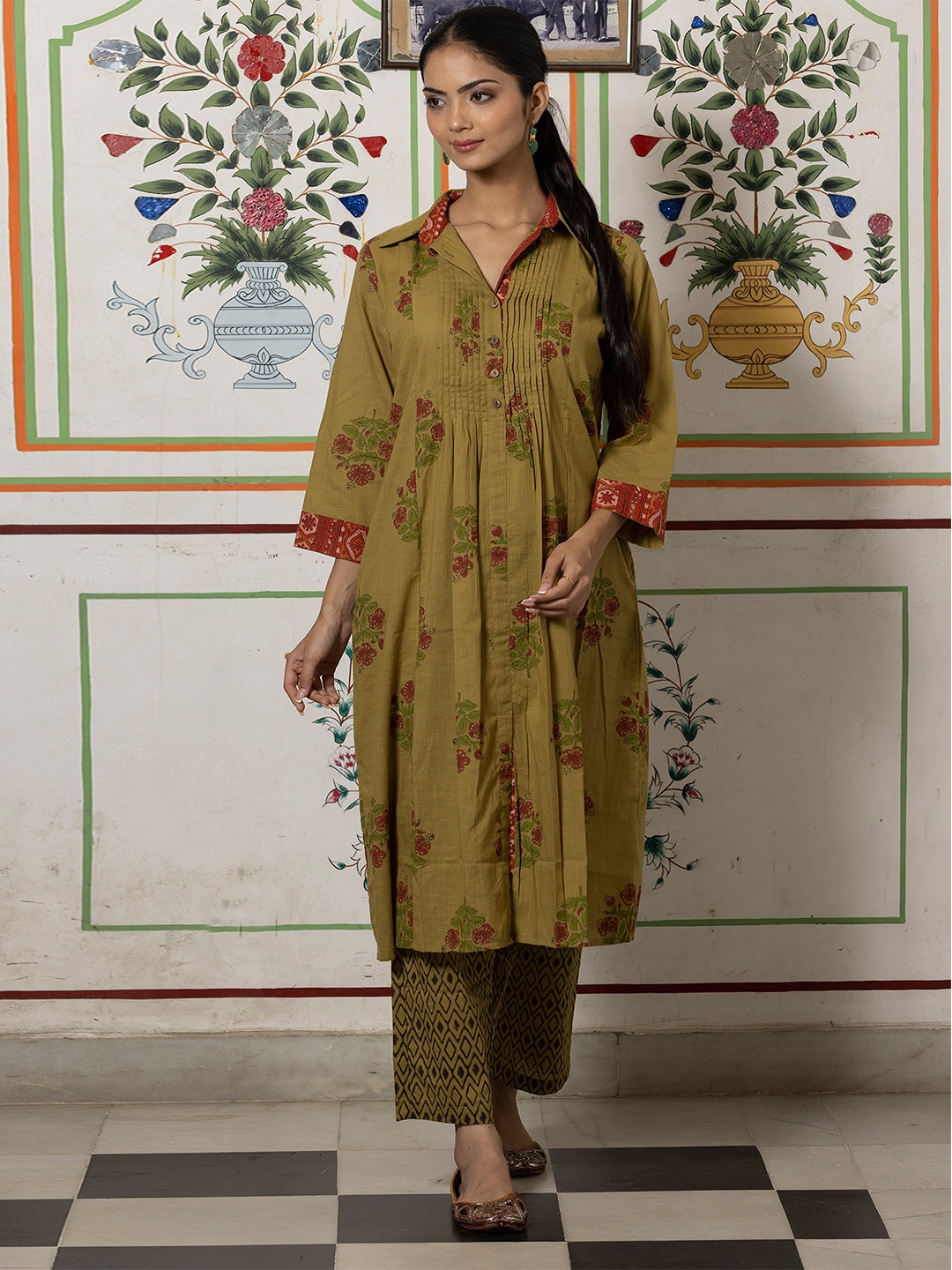 

Maitri Jaipur Floral Printed Shirt Collar Pure Cotton A-Line Kurta With Trouser, Green