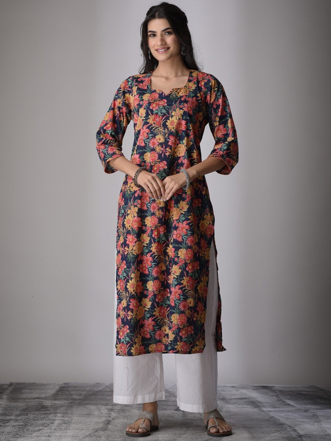

DIMPLE DESIGN STUDIO Floral Printed V-Neck Pure Cotton Straight Kurta, Navy blue