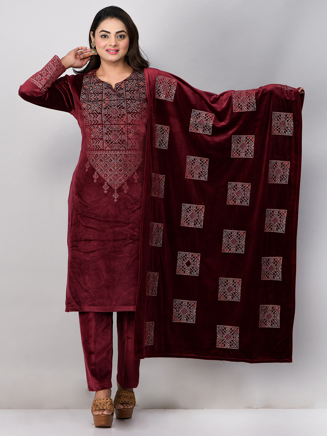 

EVORA Ethnic Motifs Embroidered Velvet Straight Kurta With Trousers & Dupatta, Maroon