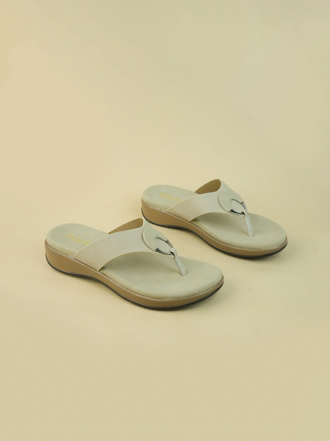 

Ozuri Women Open Toe Flats, Beige