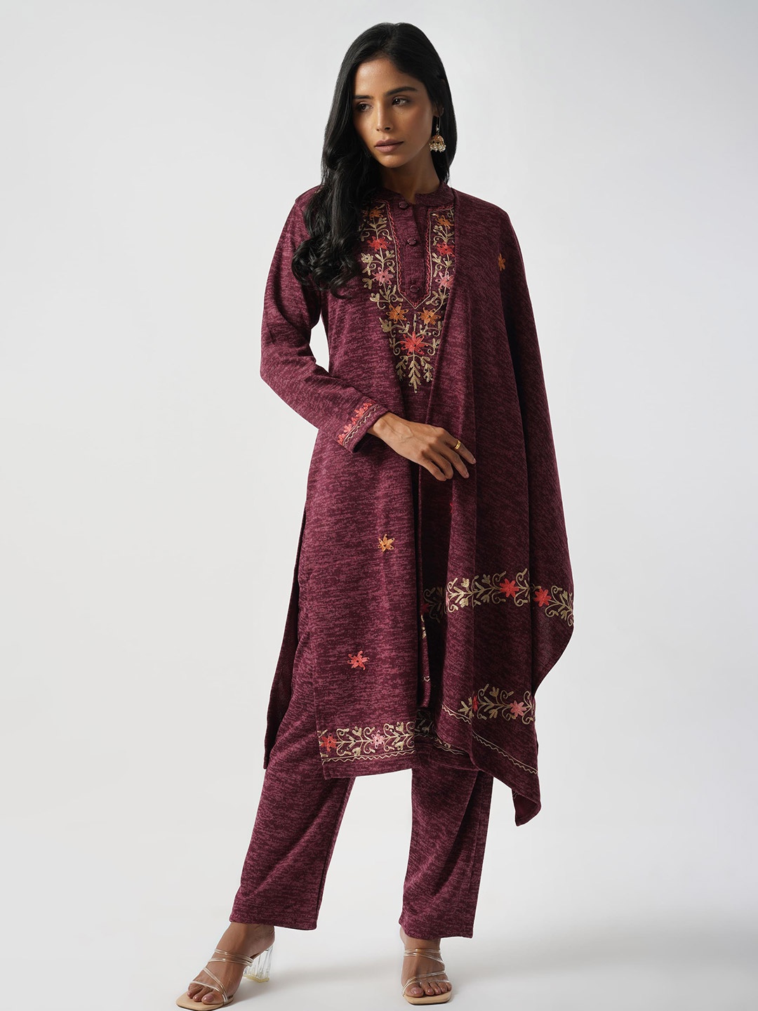 

Tahiliya Floral Embroidered Wool Blend Straight Kurta With Trousers & Dupatta, Burgundy