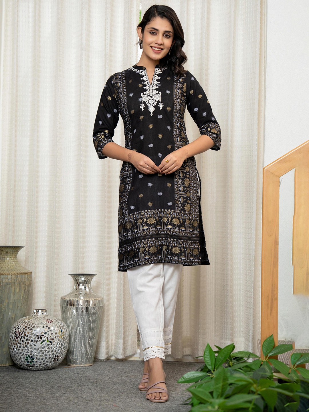

Juniper Women Floral Thread Work Liva Kurta, Black