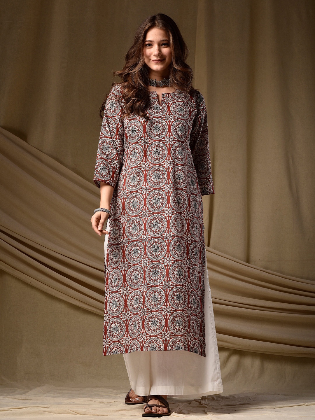 

DIMPLE DESIGN STUDIO Ethnic Motifs Printed Notch Neck Pure Cotton Straight Kurta, Red