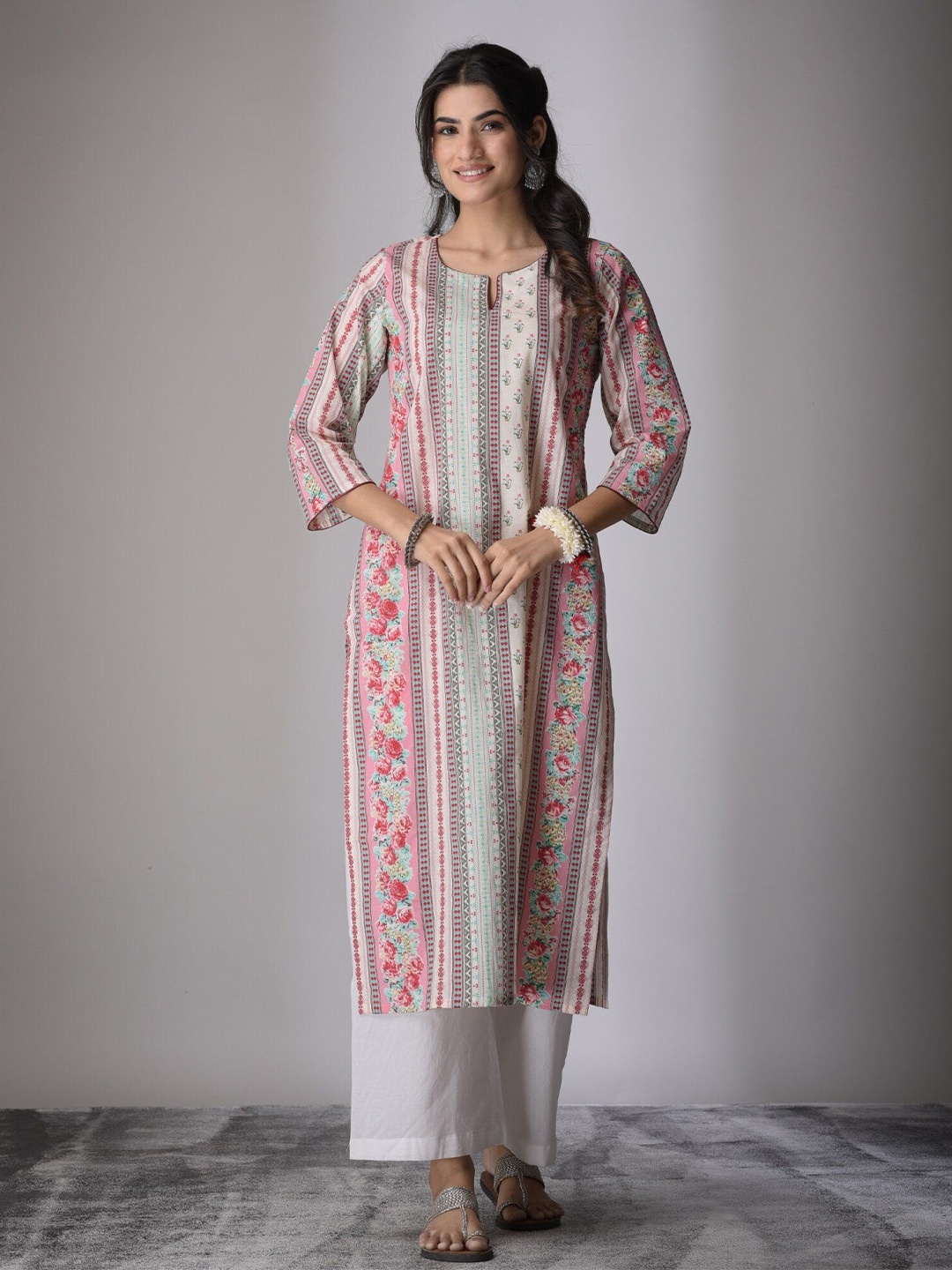 

DIMPLE DESIGN STUDIO Floral Screen Printed Notch Neck Pure Cotton Straight Kurta, Pink