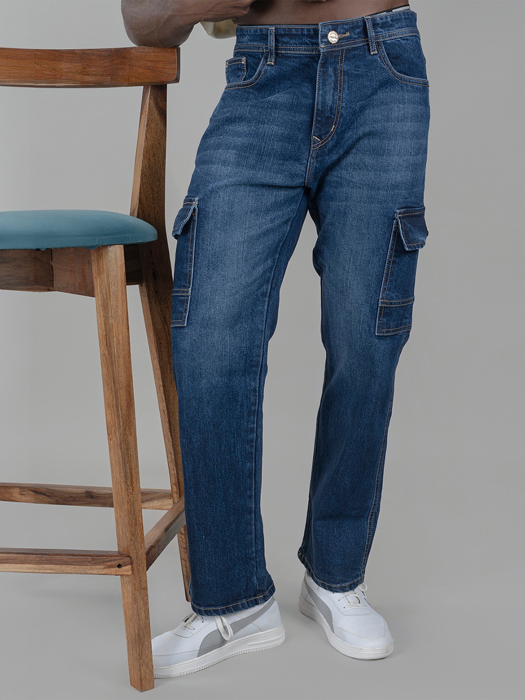 

PEPLOS Men Straight Fit Mildly Distressed Light Fade Jeans, Blue