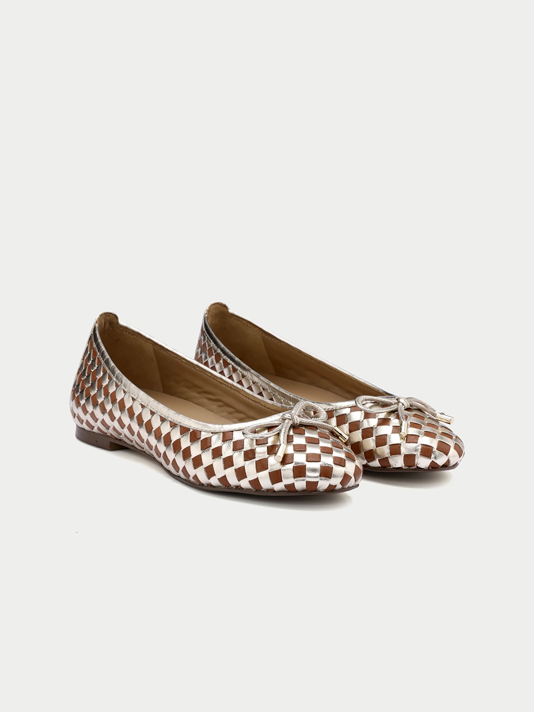 

Oroh Women Round Toe Ballerinas with Bows Flats, Brown