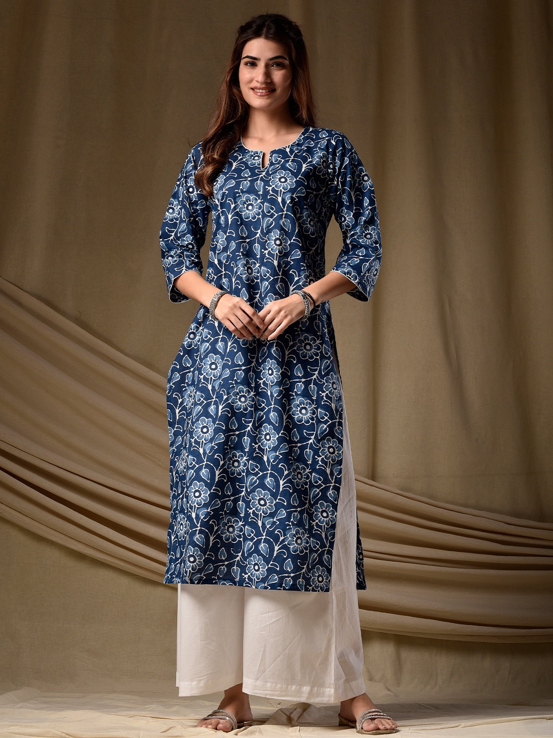 

DIMPLE DESIGN STUDIO Floral Printed Notch Neck Cotton Straight Kurta, Blue