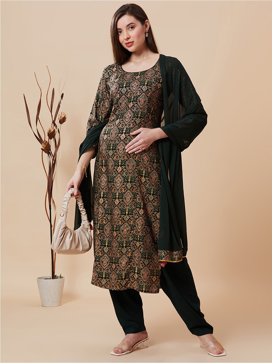

Jeff co-op Abstract Thread Work Maternity Kurta with Patiala & Dupatta, Green