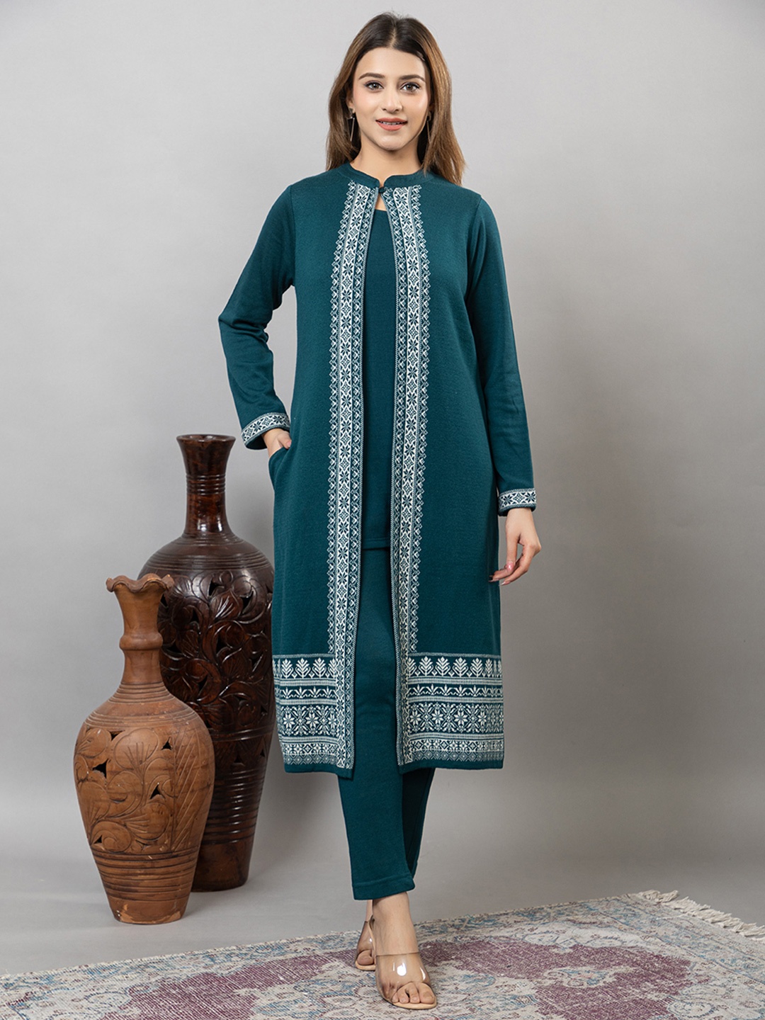 

Anouk Mandarin Collar Floral Woven Design Acrylic Straight Kurta, Teal