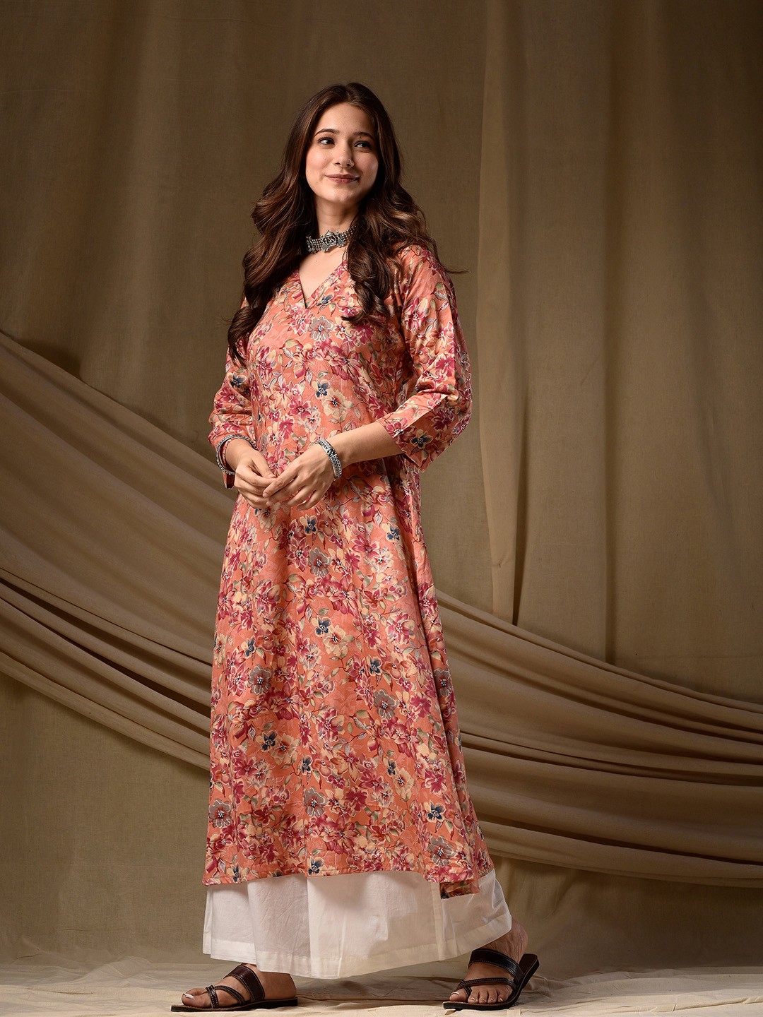 

DIMPLE DESIGN STUDIO Floral Printed V-Neck Pure Cotton A-Line Kurta, Peach