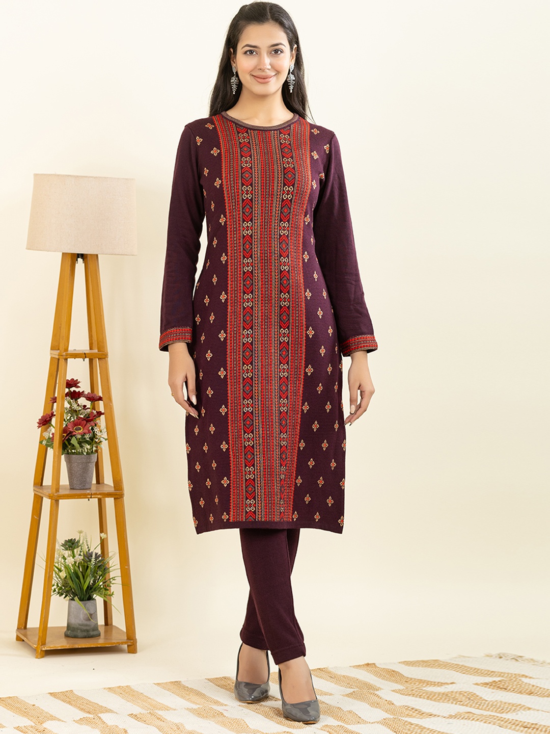 

Anouk Round Neck Floral Woven Design Acrylic Straight Kurta, Purple