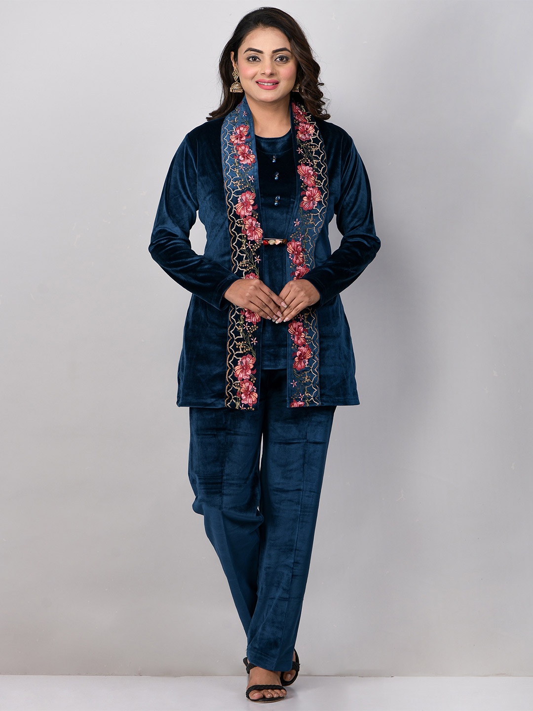 

EVORA Embroidered Round Neck Velvet Tunic & Trousers with Shrug, Blue