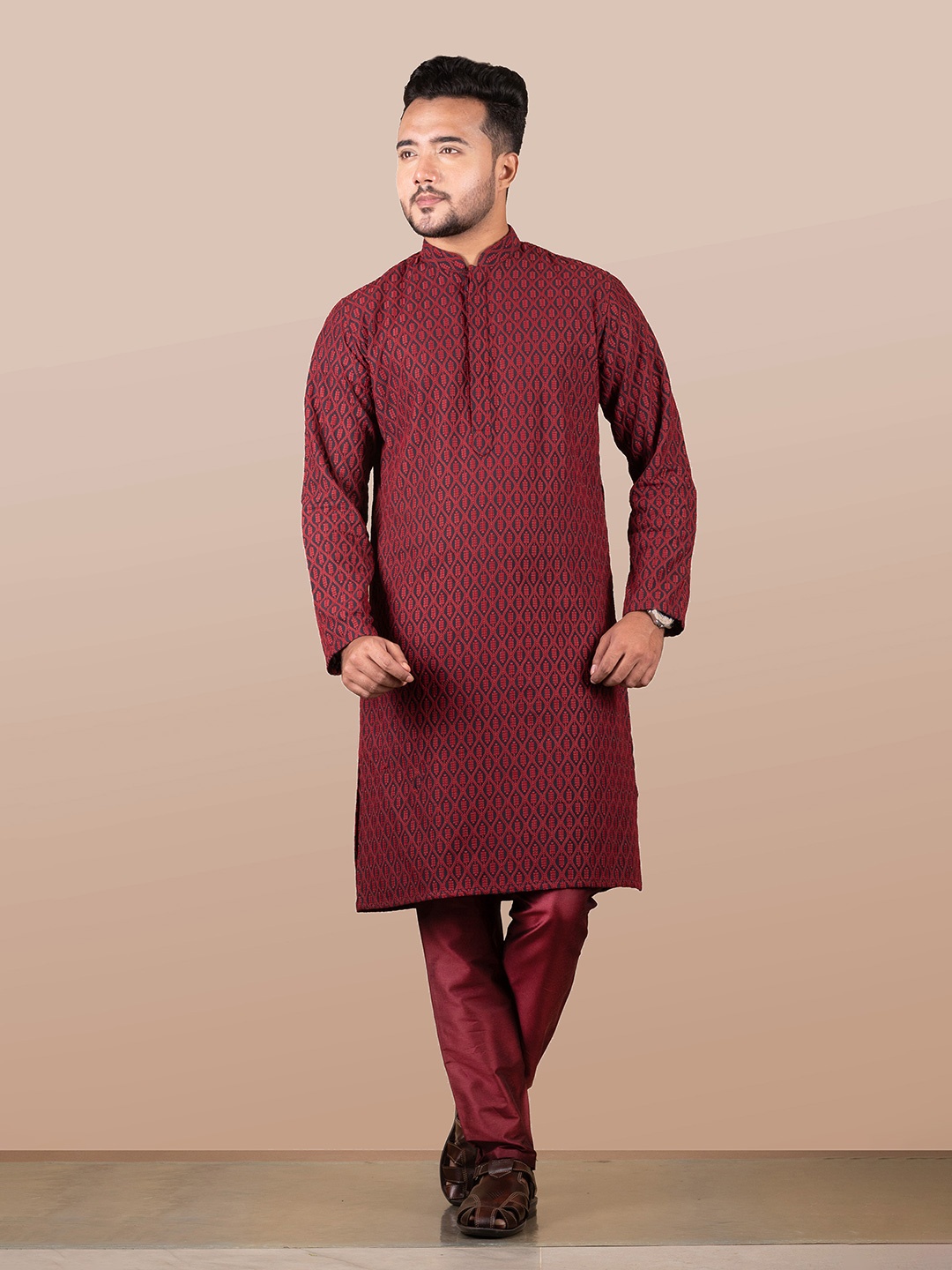 

HERE&NOW Men Ethnic Motifs Embroidered Regular Chikankari Pure Cotton Kurta with Pyjamas, Maroon