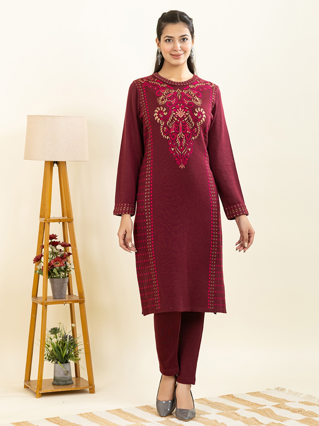 

Anouk Burgundy Ethnic Motifs Woven Design Round Neck Long Sleeves Regular Straight Kurta, Maroon