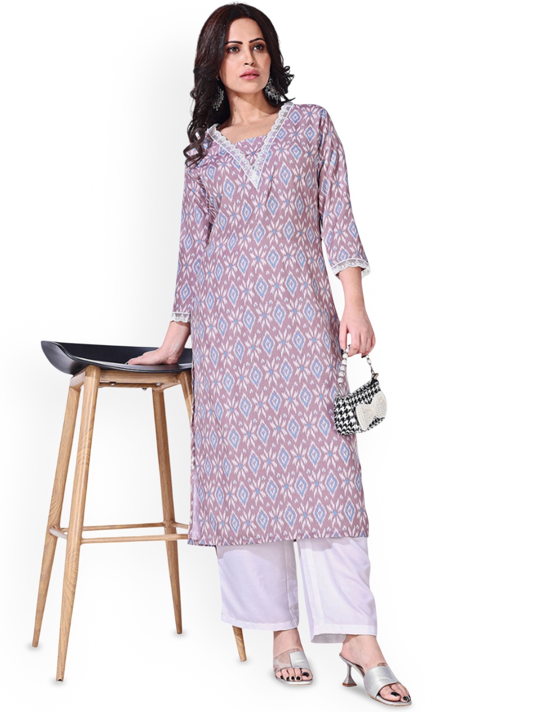 

FAB GALAXY Ethnic Motifs Printed Regular Thread Work Straight Kurta with Palazzos, Lavender