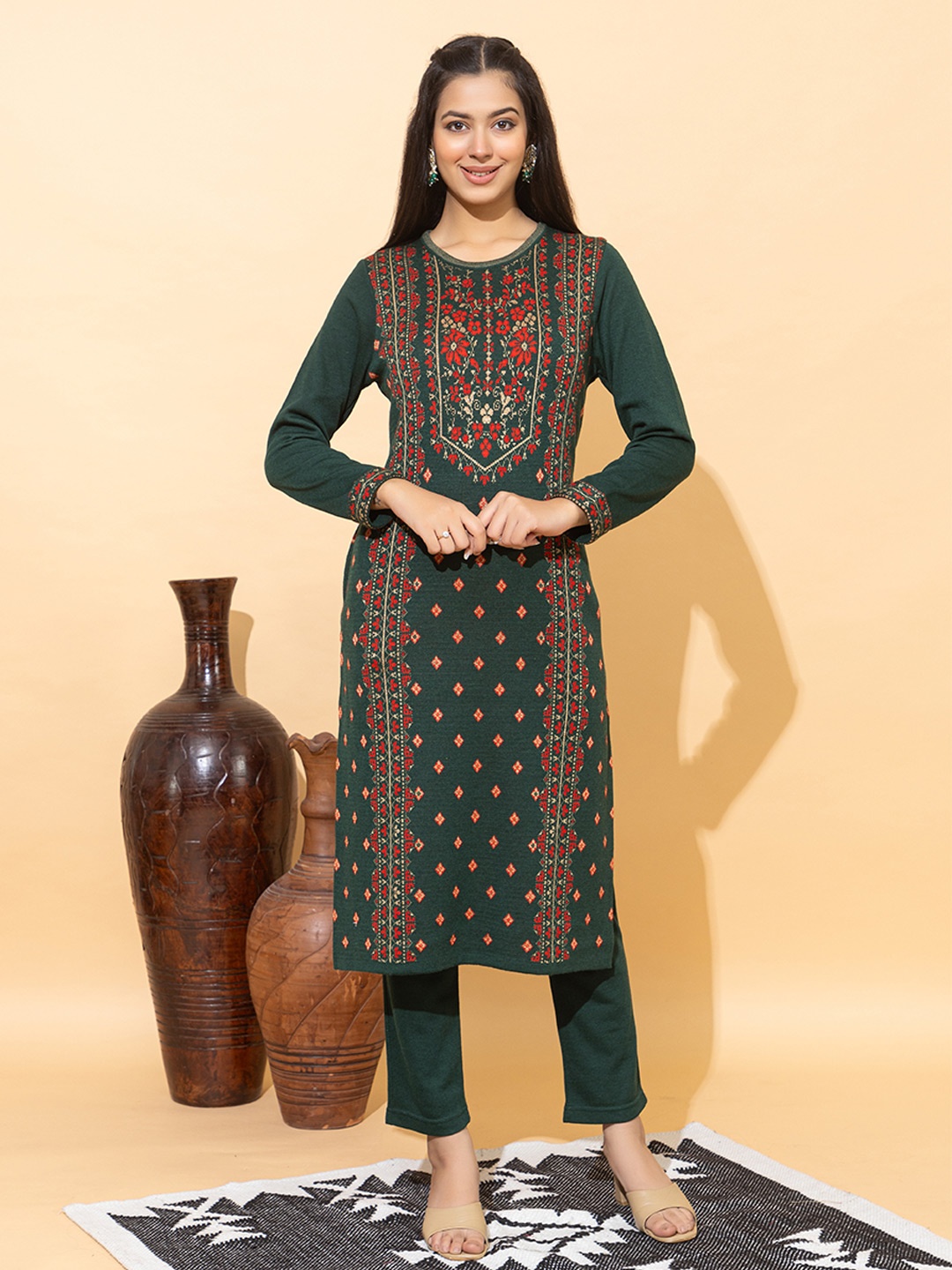 

Anouk Round Neck Floral Woven Design Acrylic Straight Kurta, Green