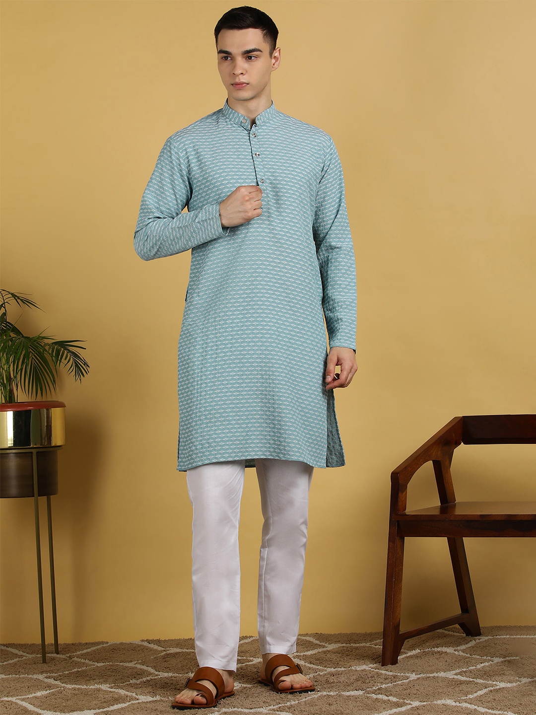 

FUBAR Geometric Self Design Mandarin Collar Straight Kurta with Pyjamas, Green