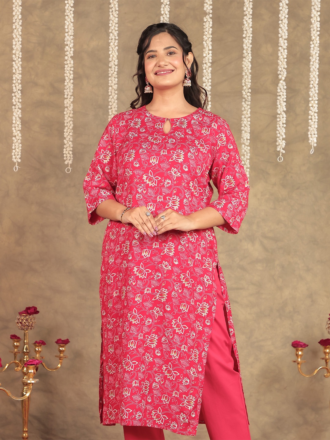 

Aramya Floral Printed Keyhole Neck Regular Straight Kurta, Red