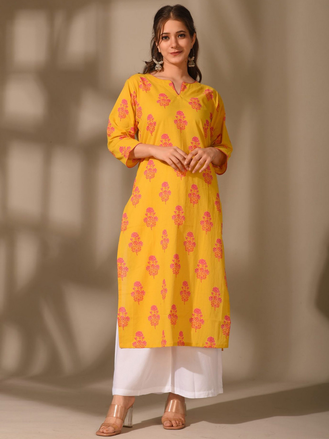 

DIMPLE DESIGN STUDIO Floral Printed Notch Neck Cotton Straight Kurta, Yellow