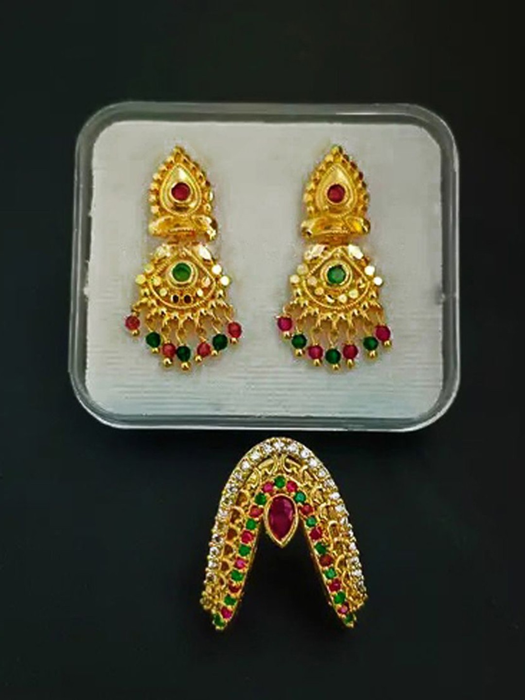 

PINAAKA DARINI Stone Studded Circular Drop Earrings, Gold