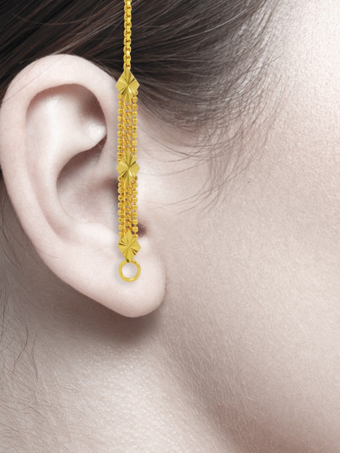 

PINAAKA DARINI 1 Gram Gold-Plated Contemporary Ear Chain