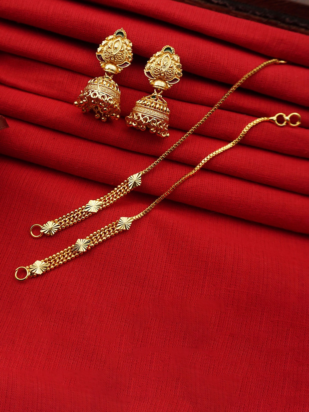 

PINAAKA DARINI 1 Gm Gold Plated Circular Jhumkas