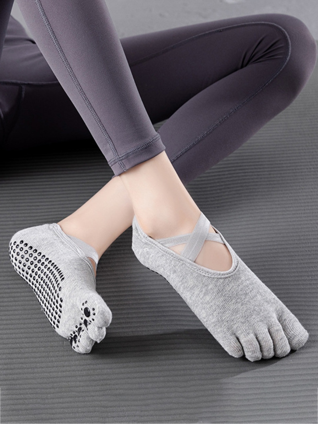 

BAESD Women Non-Slip Anti-Skid Ankle Length Yoga Socks, Grey