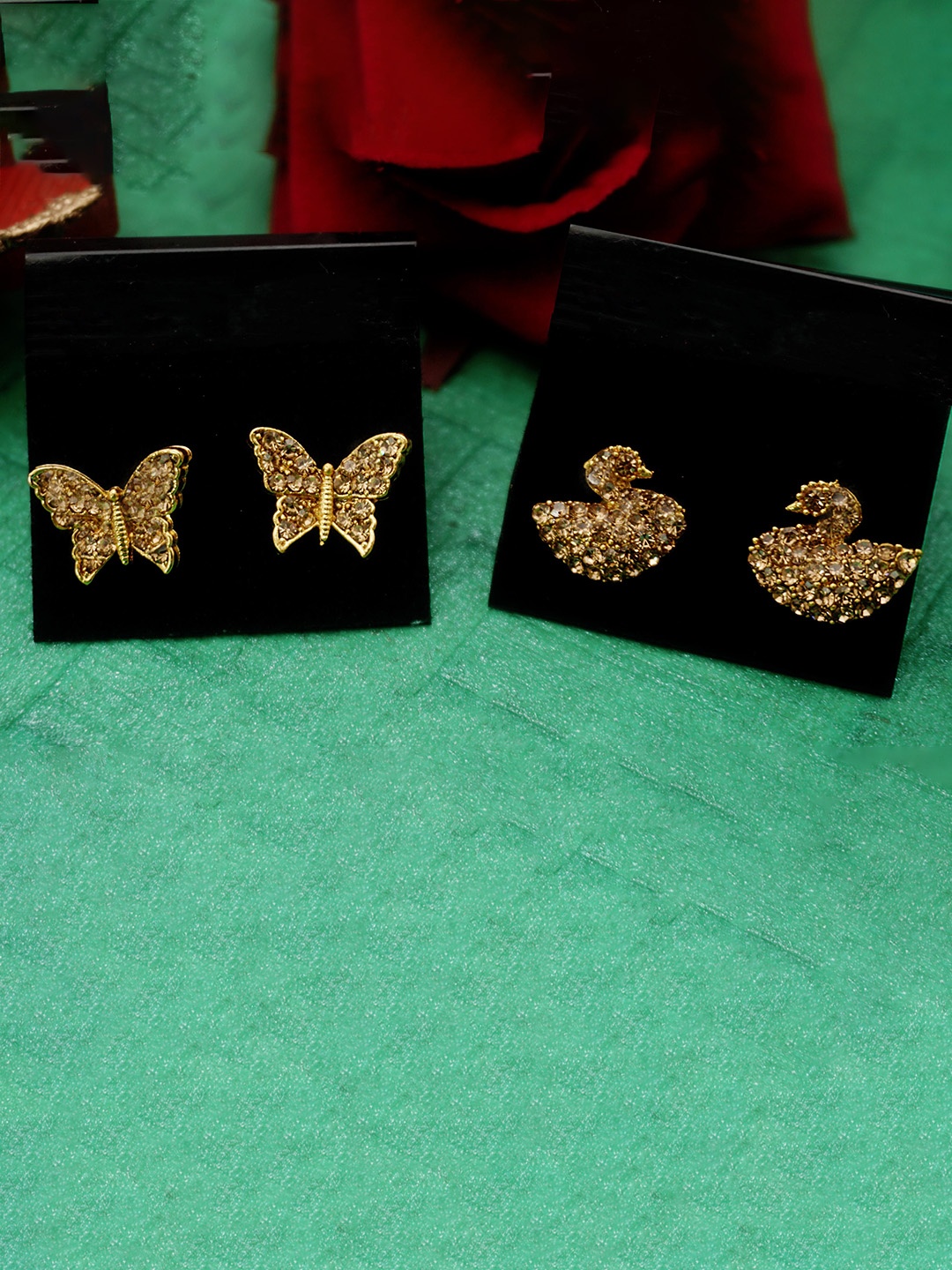 

PINAAKA DARINI Set Of 2 Animals Shaed Drop Studs, Gold