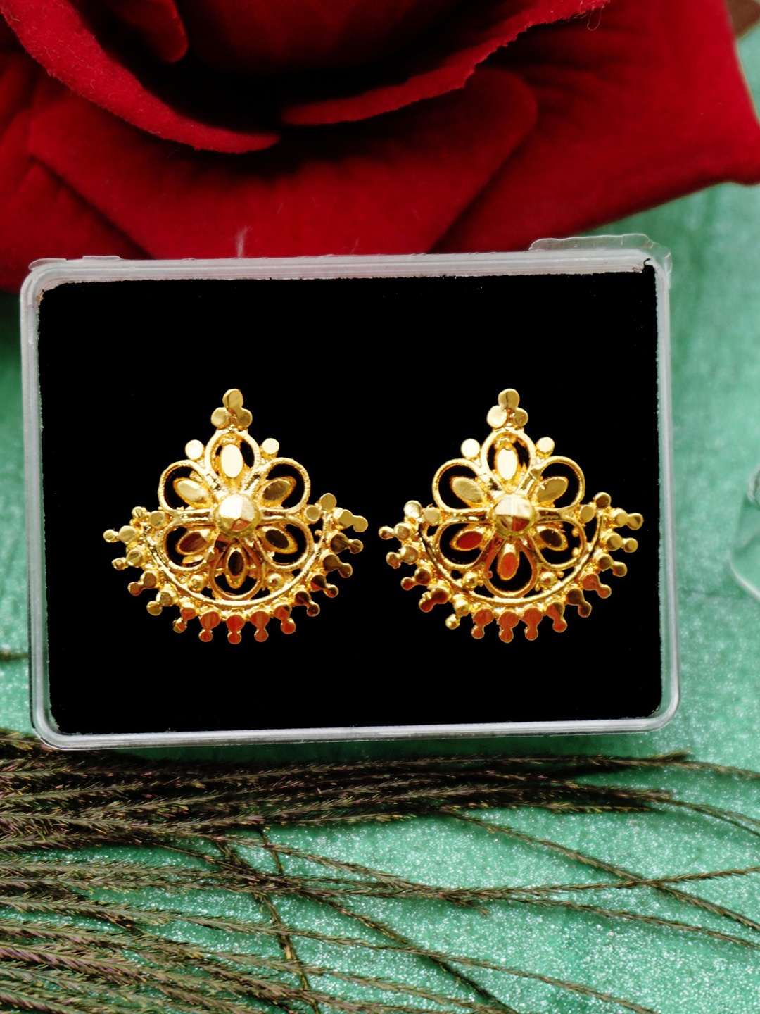 

PINAAKA DARINI Gold-Plated Circular Drop Earrings