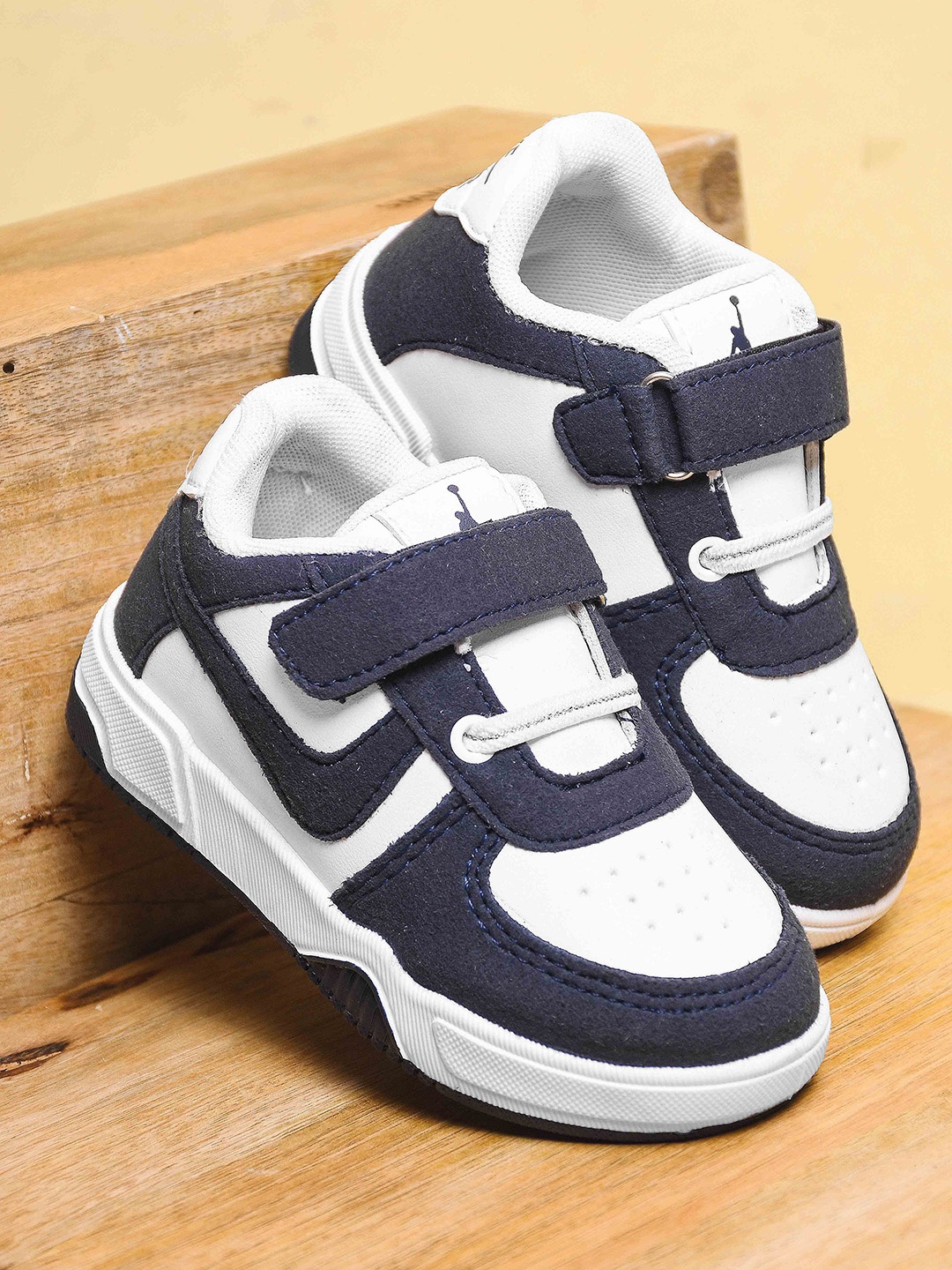 

KATS Boys Colourblocked Sneakers, Navy blue