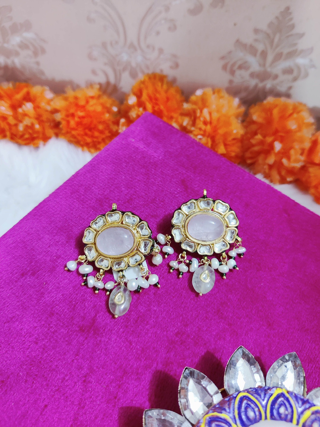 

STYLE DECO Gold Plated Kundan Studded Contemporary Studs