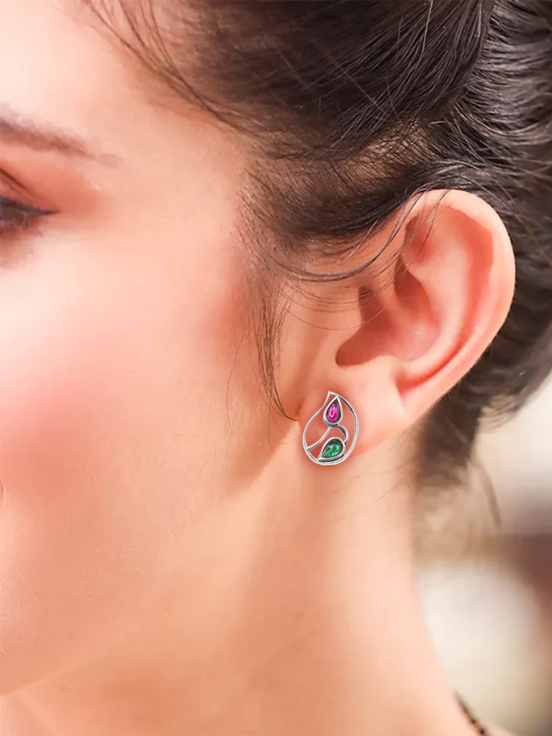 

Unniyarcha 92.5 Silver Contemporary Studs Earrings
