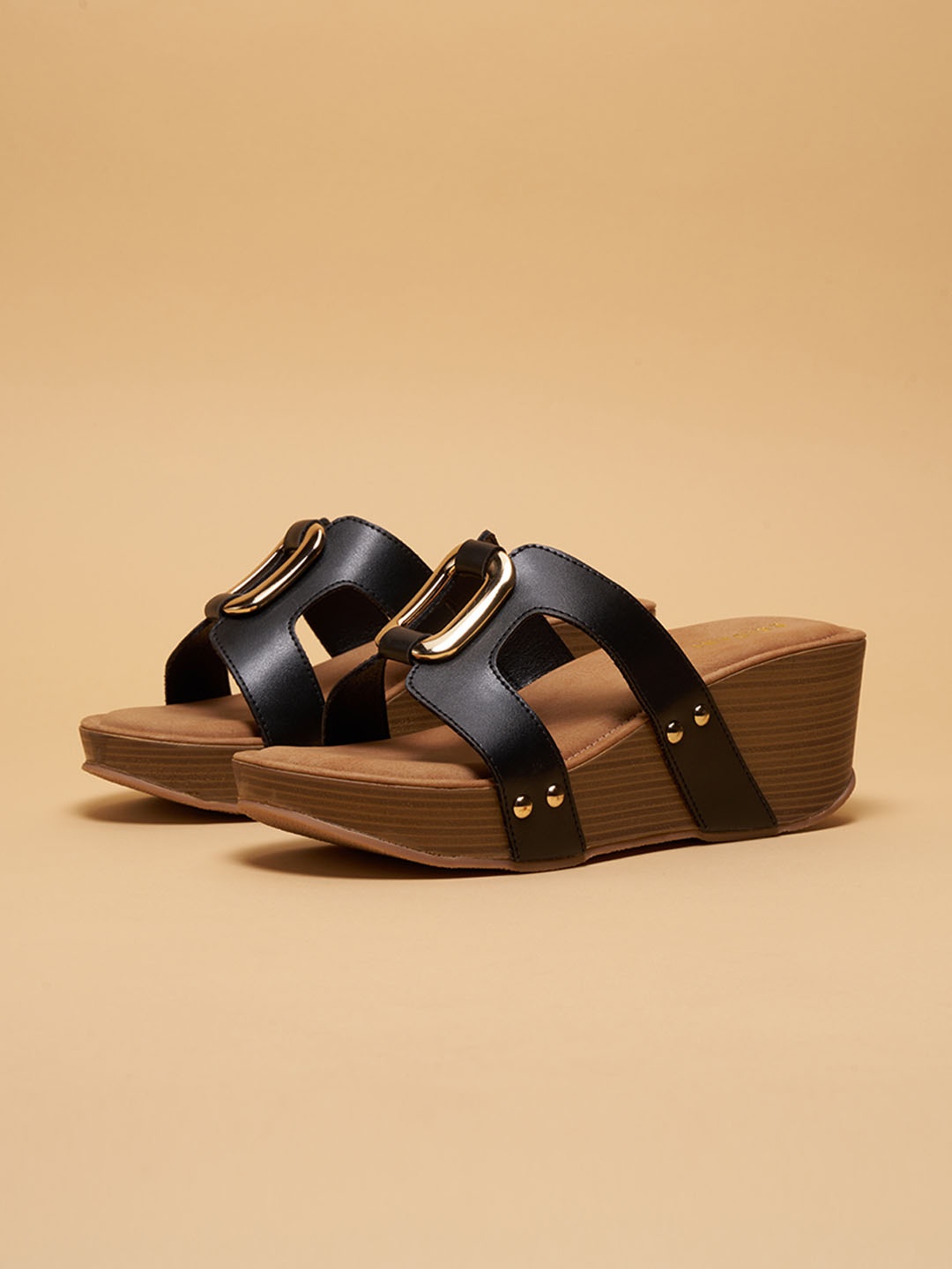 

ERIDANI Syara Buckle Wedges, Black
