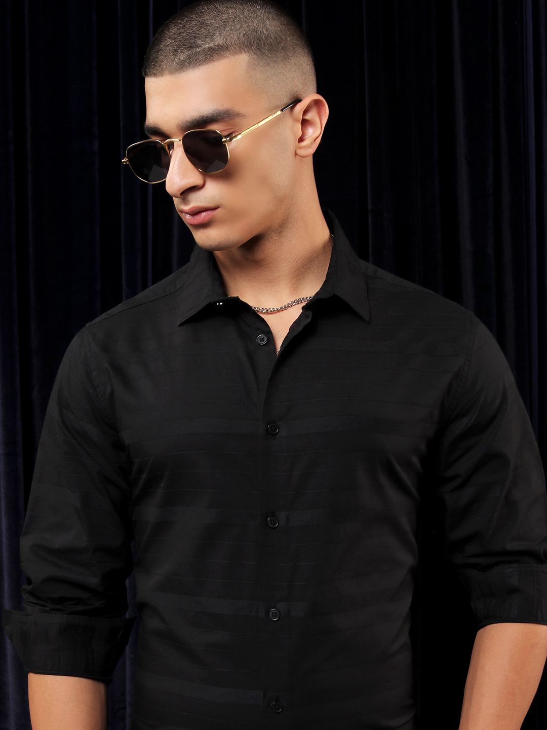 

HIGHLANDER Men Dobby Textured Solid Mui Occasion Shirt, Black