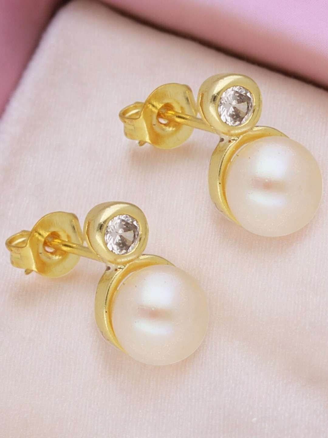 

Sri Jagdamba Pearls Dealer Gold-Plated Contemporary Pearl Studs