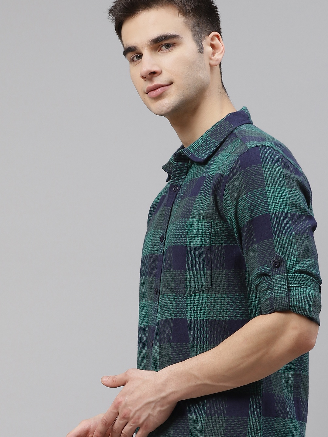 

HERE&NOW Men Green & Navy Blue Pure Cotton Slim Fit Checked Casual Shirt