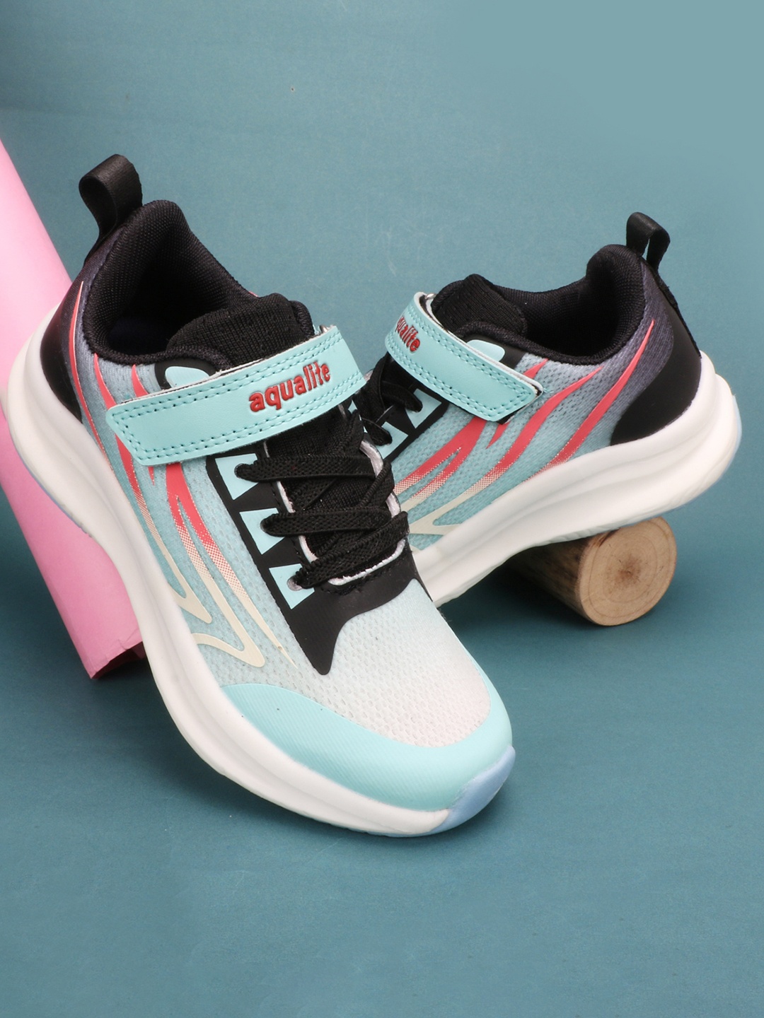 

Aqualite Kids Colourblocked Sneakers, Blue