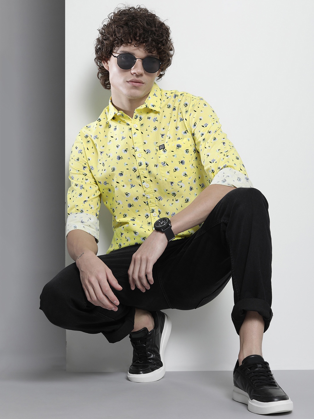 

The Indian Garage Co Men Floral Printed Cotton Casual Shirt, Yellow