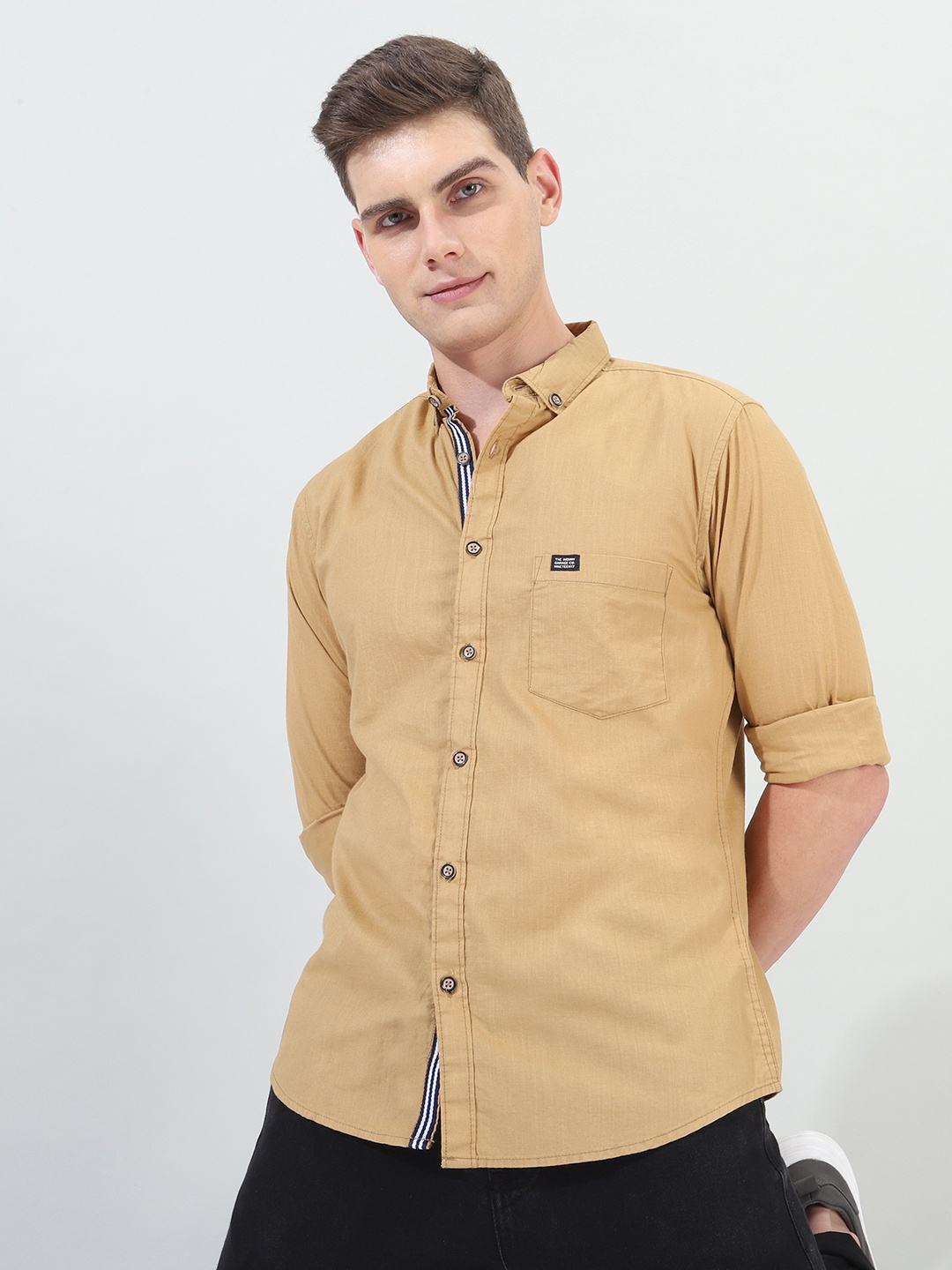 

The Indian Garage Co Men Khaki Slim Fit Solid Casual Shirt