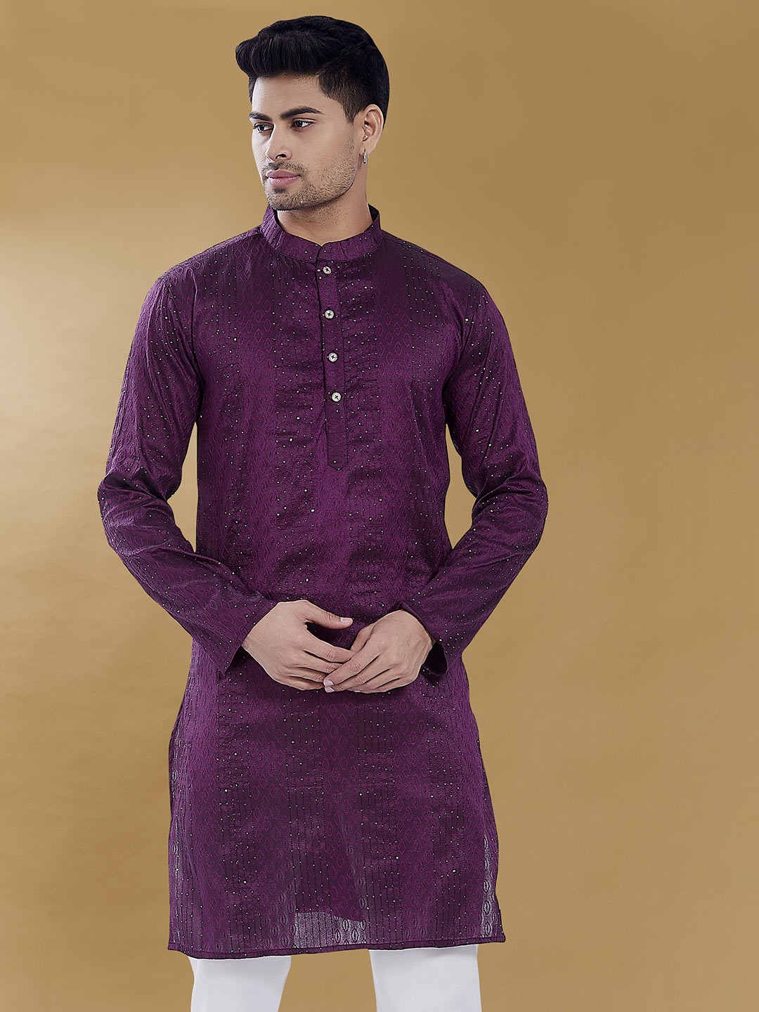 

DIVISIVE Mandarin Collar Geometric Woven Design Sequinned Straight Kurta, Burgundy