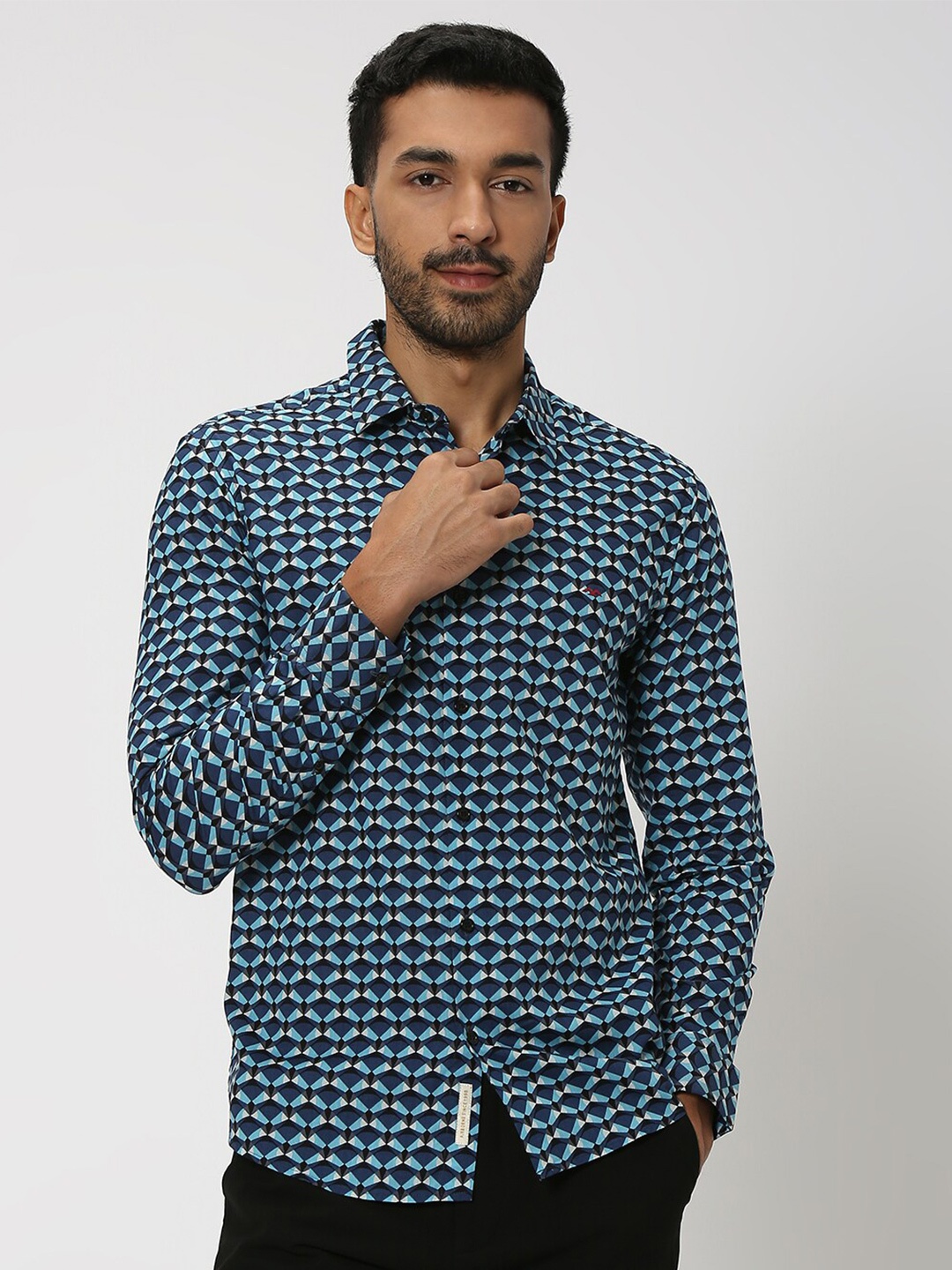 

Mufti Geometric Printed Slim Fit Opaque Cotton Casual Shirt, Blue