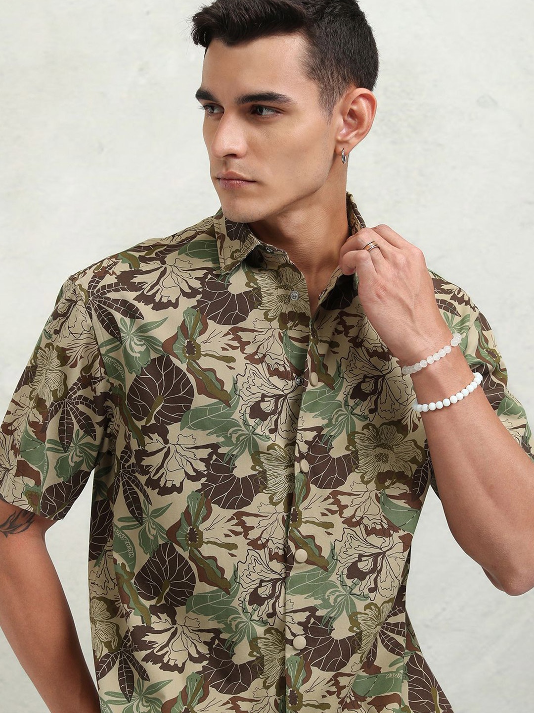 

Highlander Men Printed Oversized Shirt, Khaki