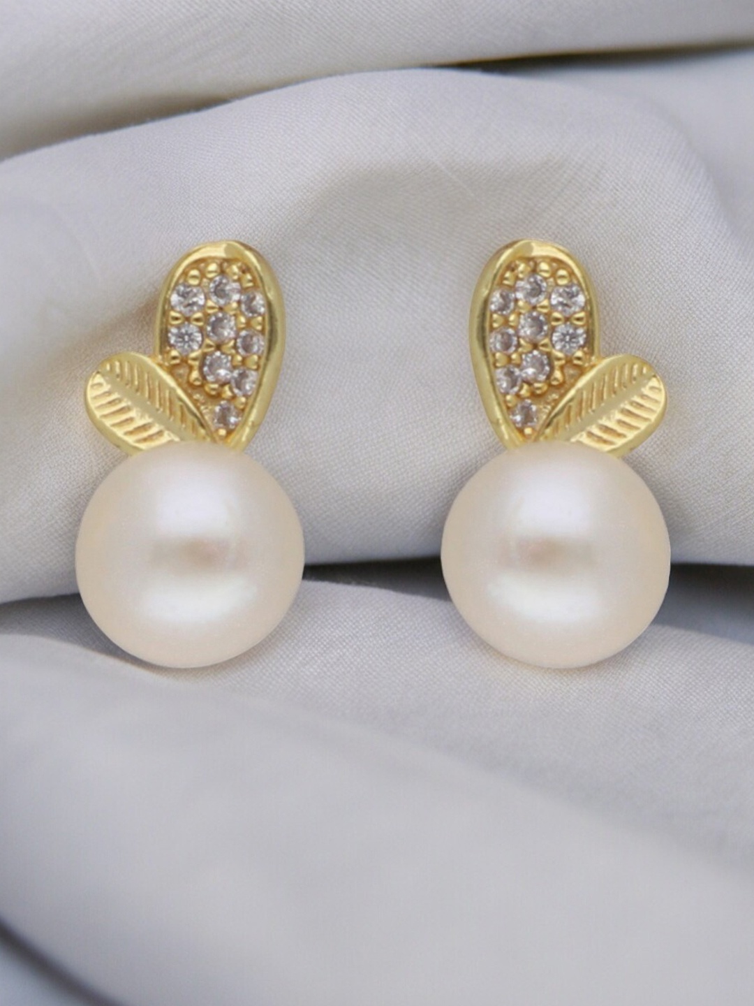 

Sri Jagdamba Pearls Dealer Contemporary Drop Earrings, White